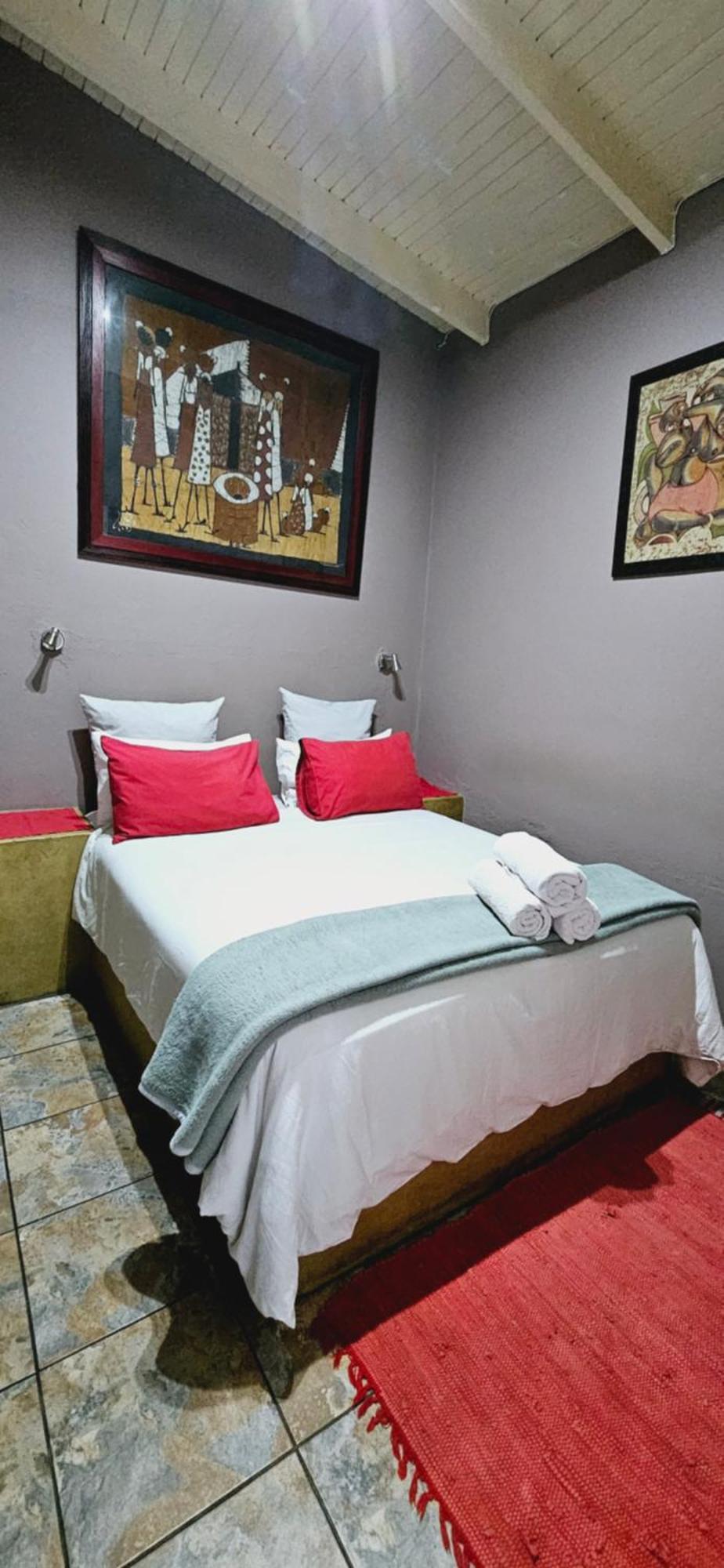 Old Vic Travellers Inn Nelspruit Mbombela Exterior foto