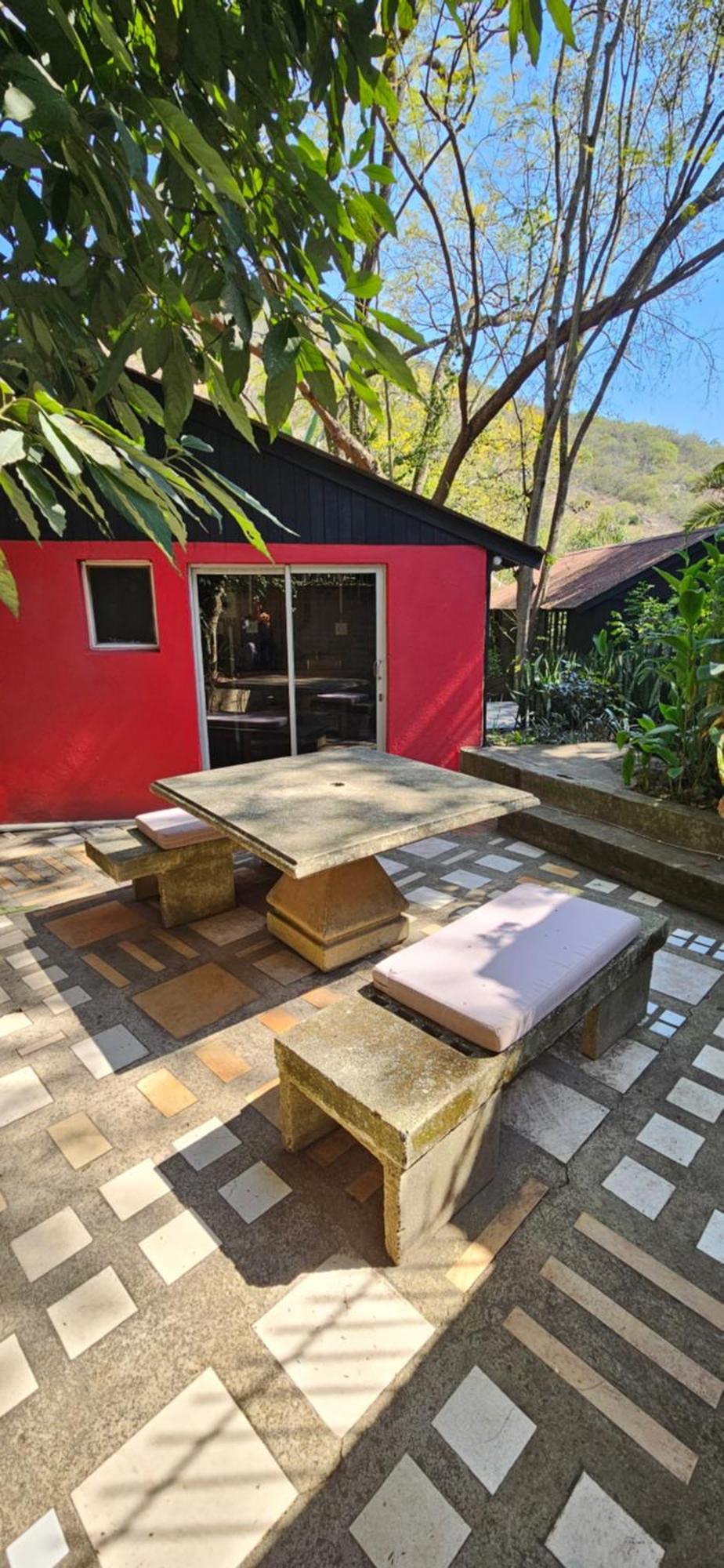 Old Vic Travellers Inn Nelspruit Mbombela Exterior foto