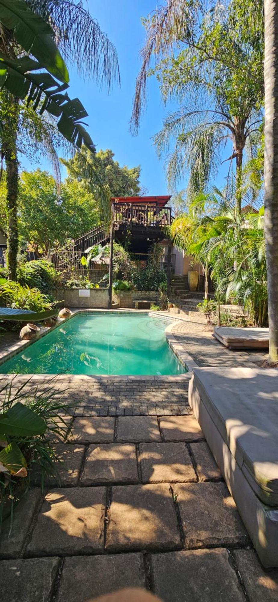 Old Vic Travellers Inn Nelspruit Mbombela Exterior foto