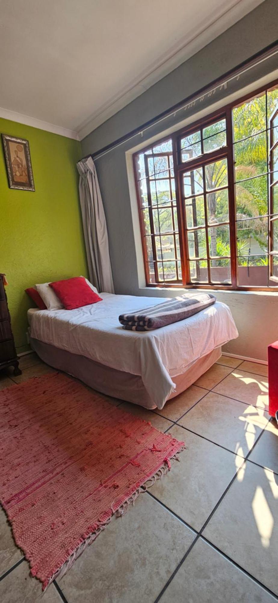 Old Vic Travellers Inn Nelspruit Mbombela Exterior foto