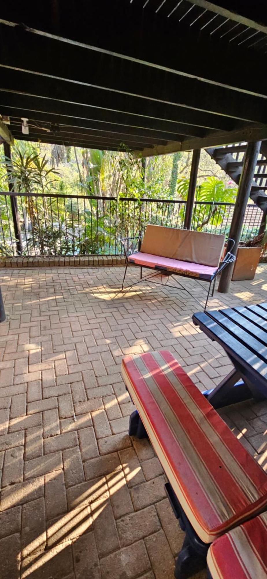 Old Vic Travellers Inn Nelspruit Mbombela Exterior foto