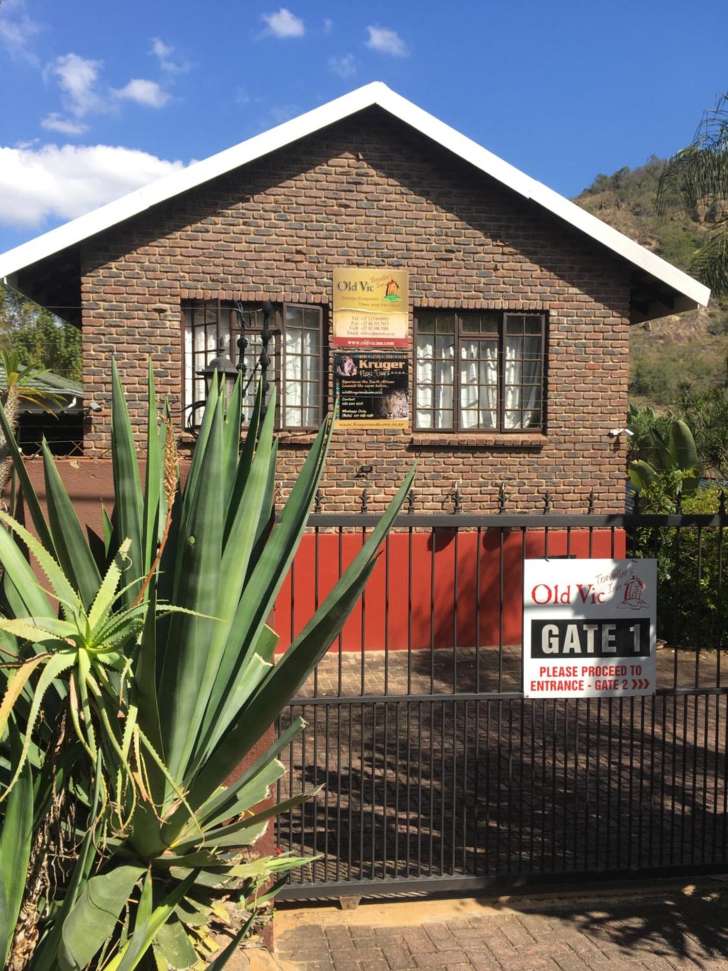 Old Vic Travellers Inn Nelspruit Mbombela Exterior foto